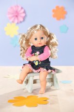 Dolly Moda Džinsové šatočky s kytičkami, 36cm